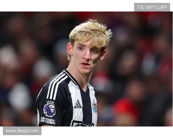 安东尼戈登闪击破门纽卡斯尔联半场领先本菲卡一球 安东尼戈登闪击破门纽卡斯尔联半场领先本菲卡一球