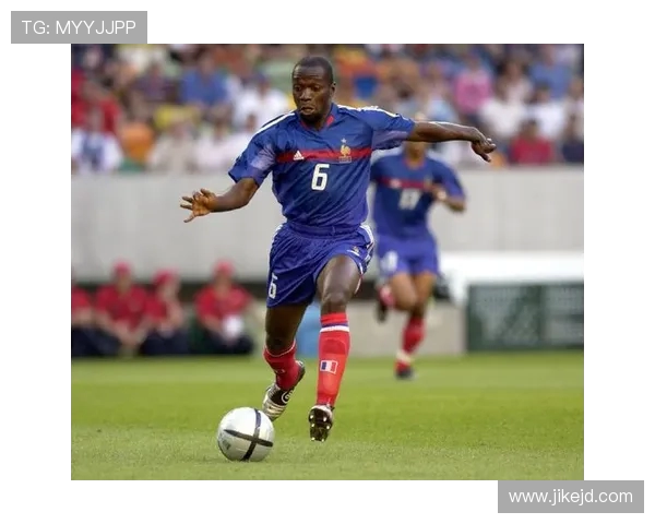 原创为什么谈起后腰，大家第一时间总会想起马克莱莱？